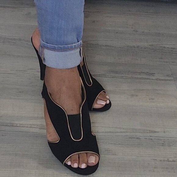 Fergalicious Black Gold Open Toe Heels Size 8 - Picture 2 of 5